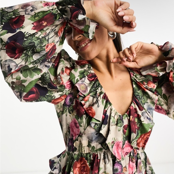& Other Stories | V Neck Frill Midi Dress in Vintage Floral Print - Picture 2 of 16